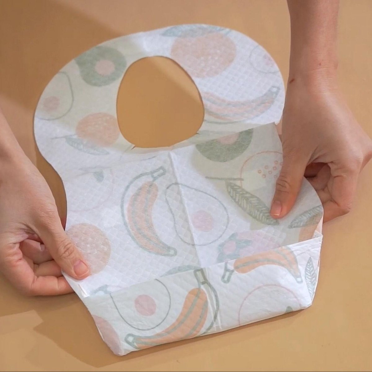 20 Pcs Disposable Baby Bibs - 3ozs