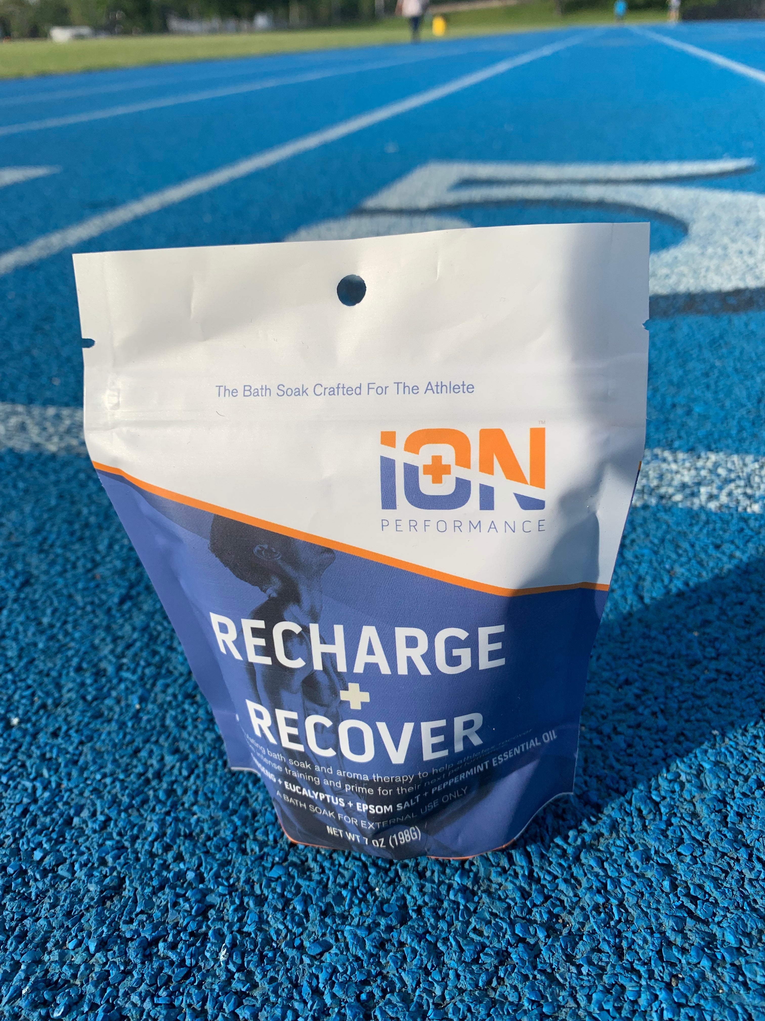 iON Athlete Muscle Recovery Soak (6 Travel Packs) on track