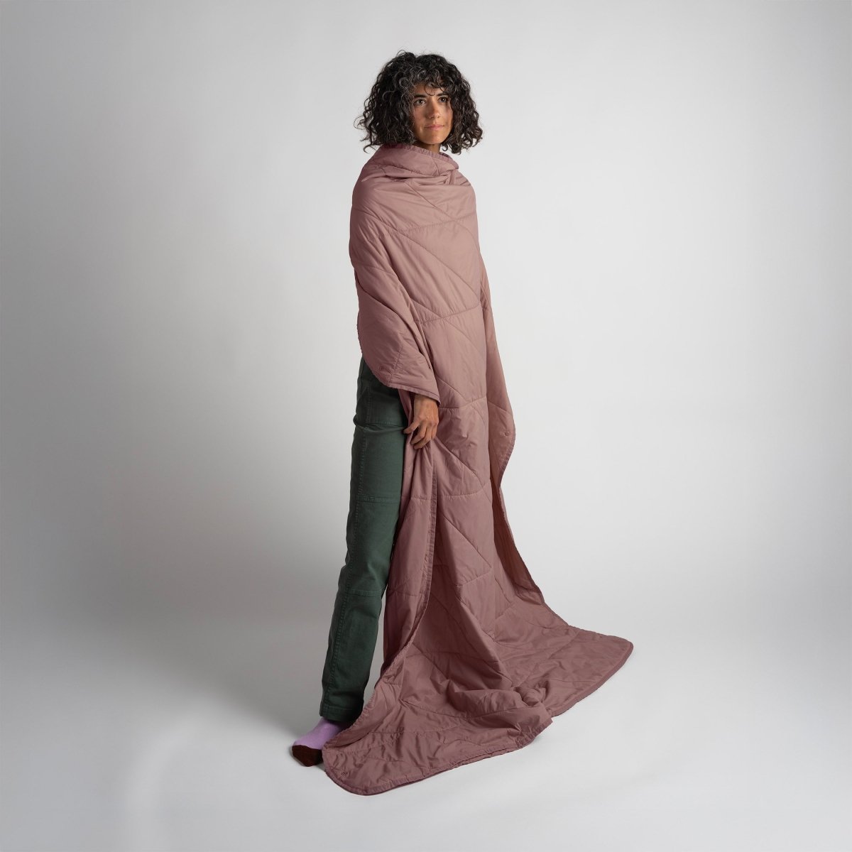 Layover™ XL Travel Blanket - Quartz for extra warmth and comfort.