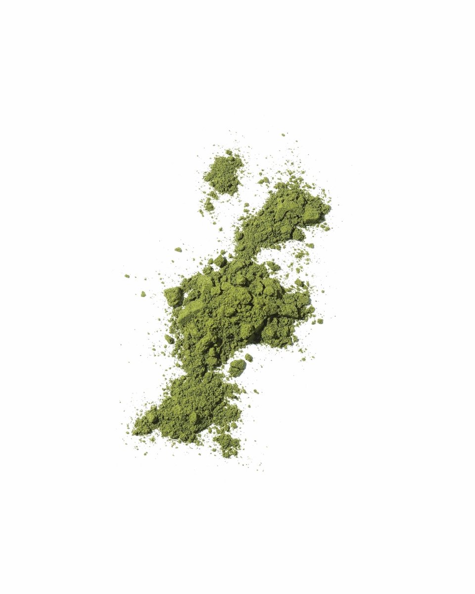 Organic green powder for skincare and health uses.